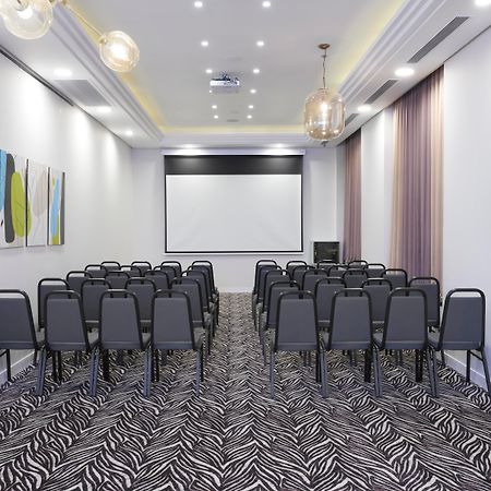Leonardo City Tower Hotel Tel Aviv Giv'atayim Bagian luar foto Meeting room