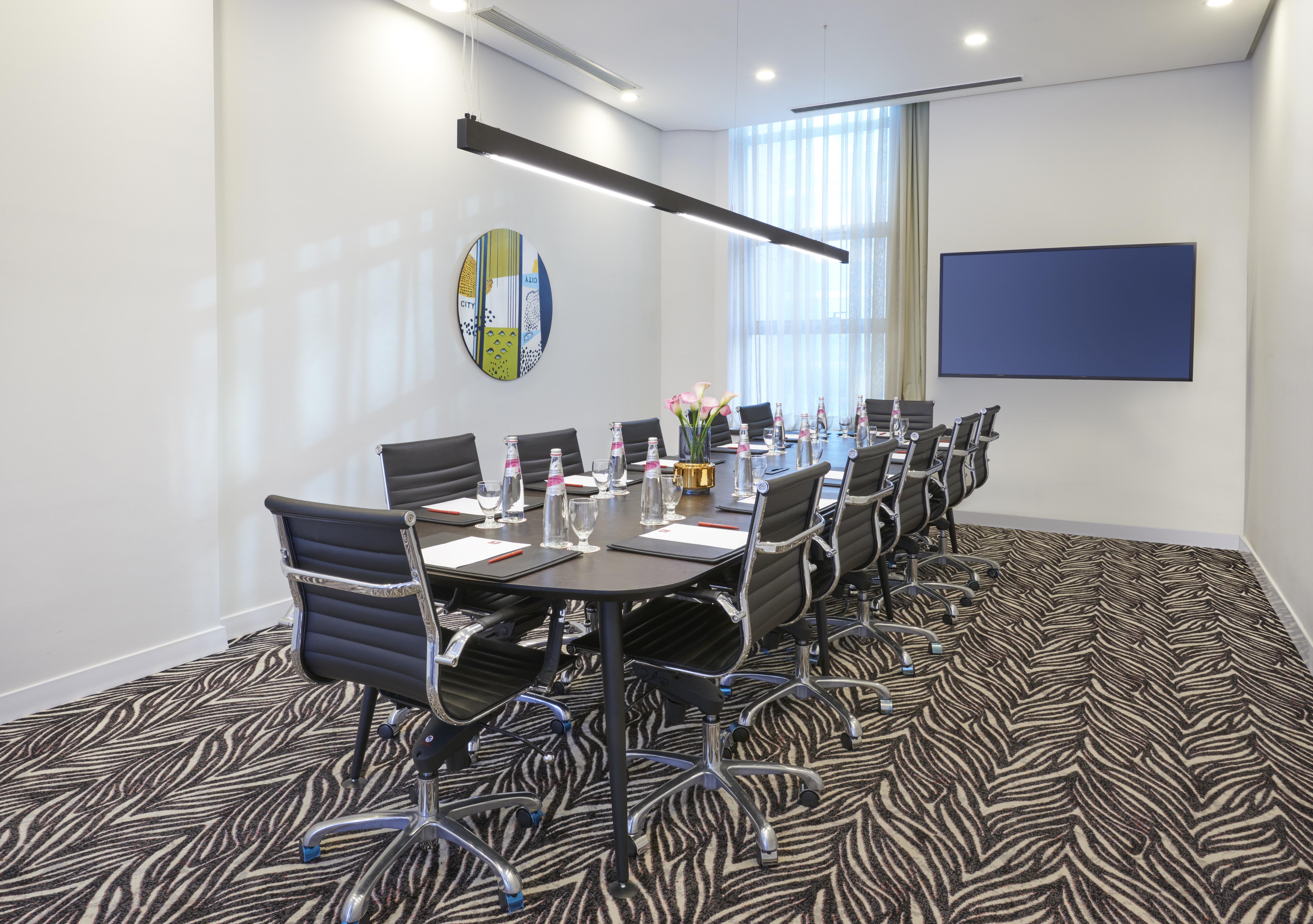 Leonardo City Tower Hotel Tel Aviv Giv'atayim Bagian luar foto Meeting room
