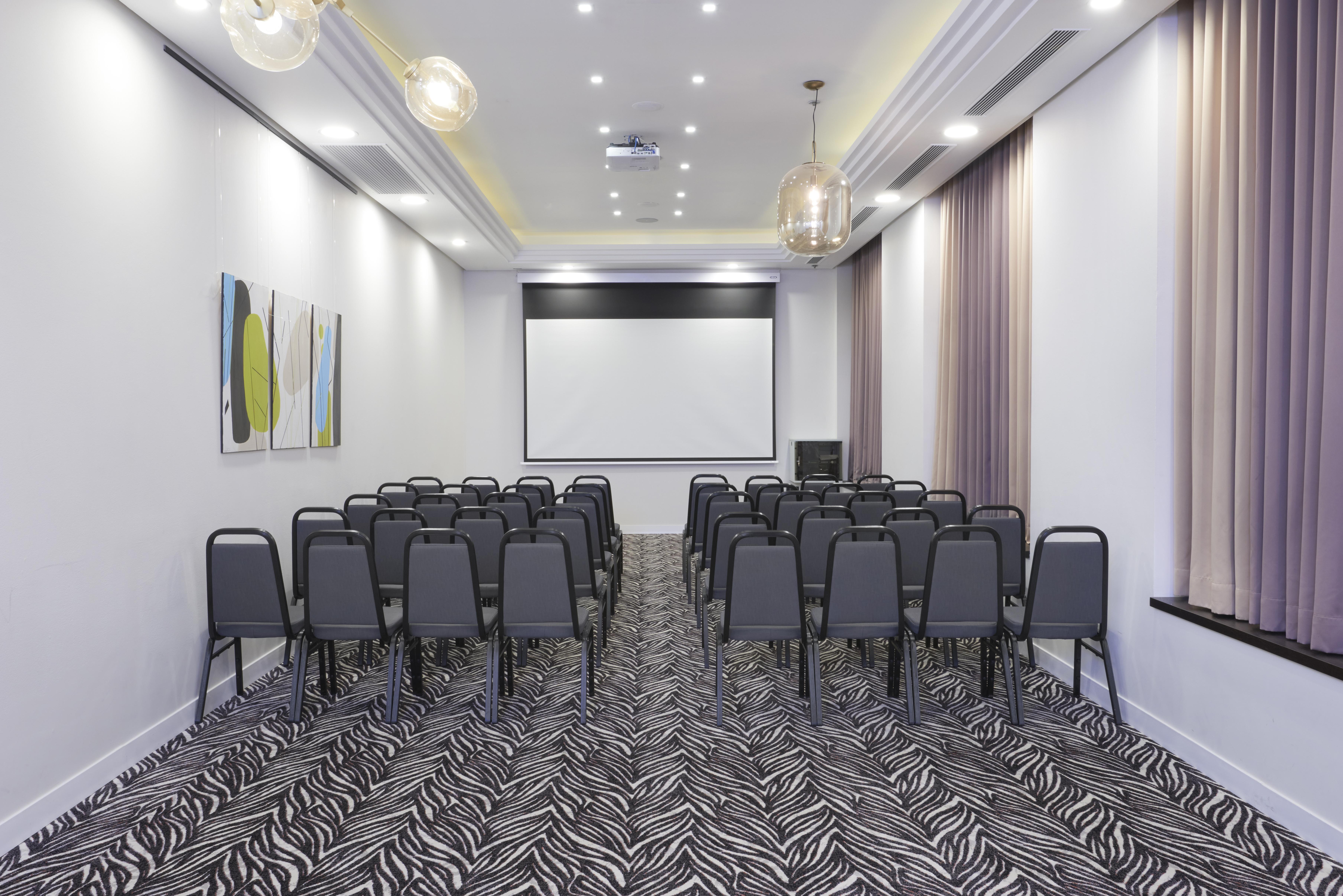 Leonardo City Tower Hotel Tel Aviv Giv'atayim Bagian luar foto Meeting room