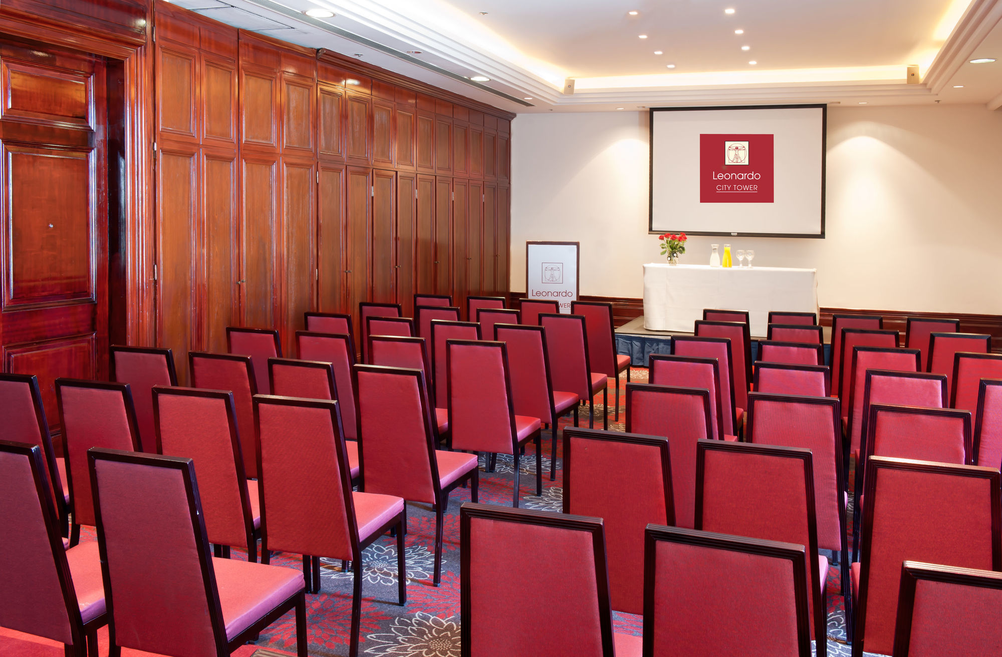 Leonardo City Tower Hotel Tel Aviv Giv'atayim Bagian luar foto Meeting room