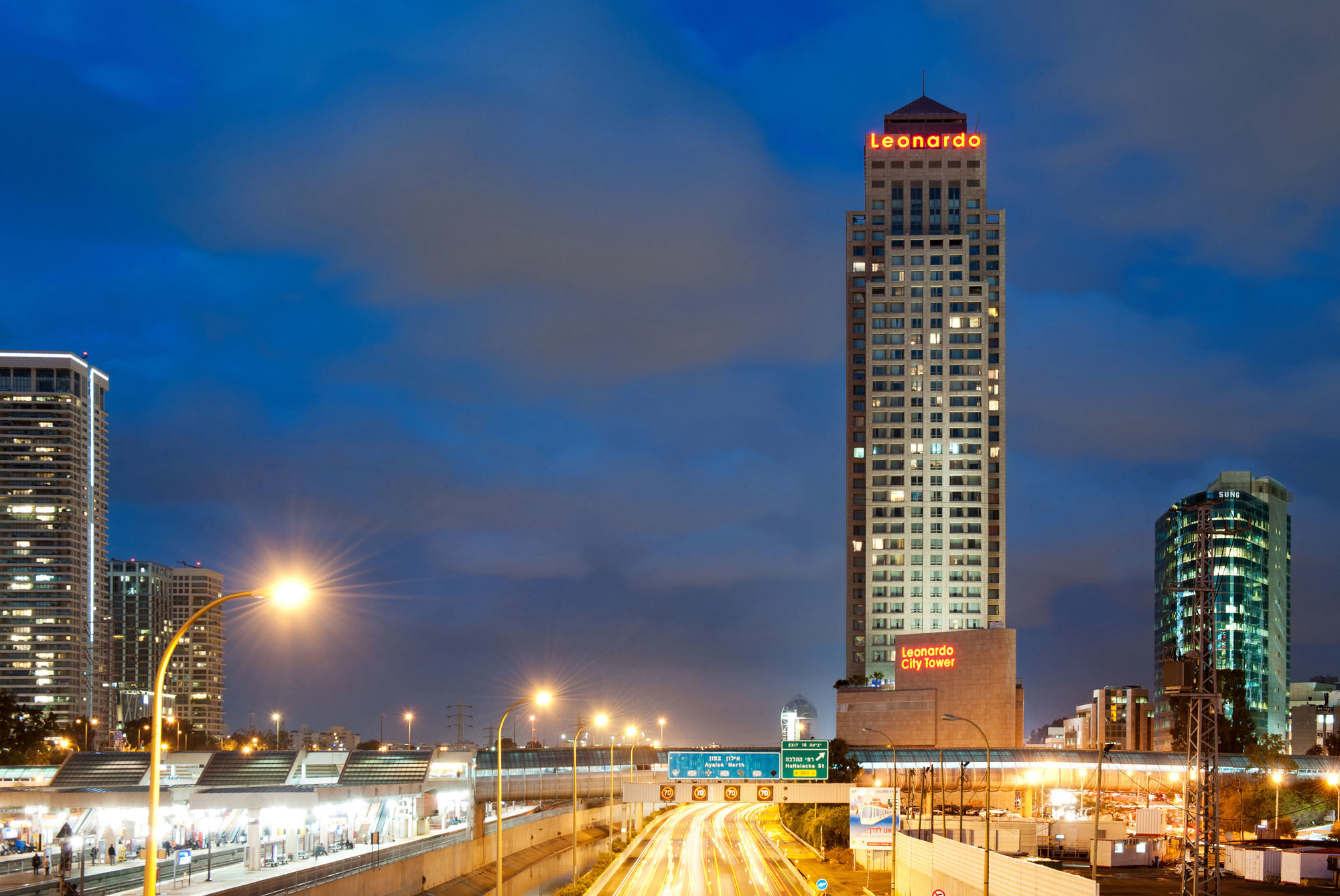Leonardo City Tower Hotel Tel Aviv Giv'atayim Bagian luar foto Leonardo City Tower